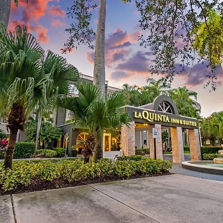 La Quinta By Wyndham Coral Springs South-3
