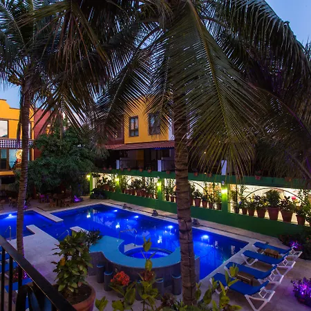 Casa Loteria: Colorful Family Retreat with Pool in Pueblito Sayulita-3