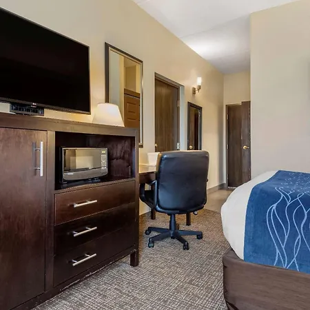 Comfort Inn & Suites Butler-2