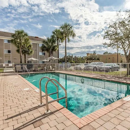 Suburban Studios Fort Myers Cape Coral-3