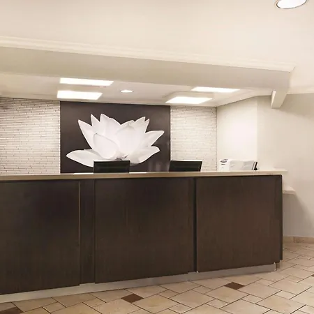 La Quinta By Wyndham Miami Airport East-3