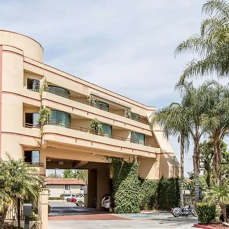 Econo Lodge Inn & Suites Riverside - Corona-3