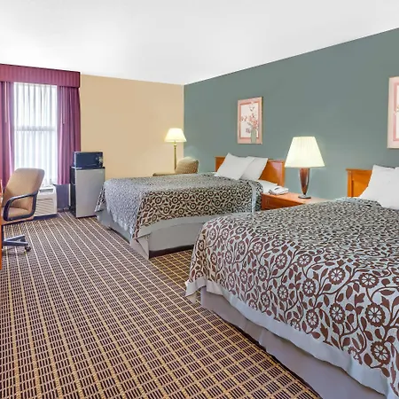 Days Inn & Suites By Wyndham Kalamazoo-3