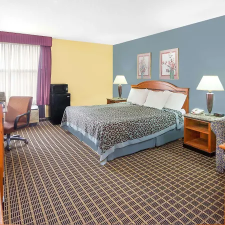 Days Inn & Suites By Wyndham Kalamazoo-2