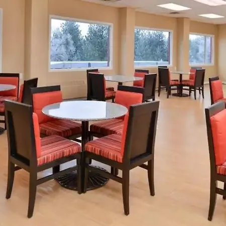 Quality Inn & Suites Airport-2