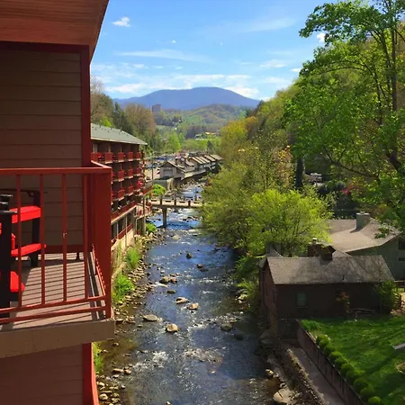 Baymont By Wyndham Gatlinburg On The River-2