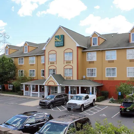 Quality Inn & Suites Cincinnati Sharonville-2