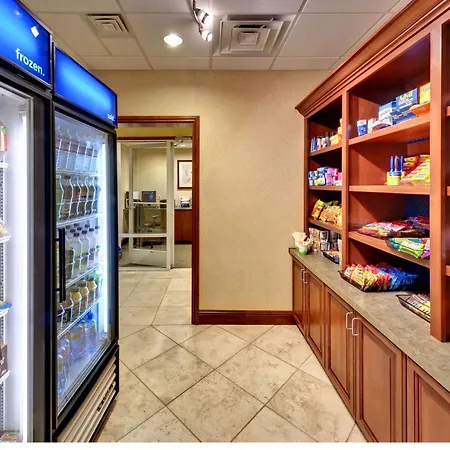Hampton Inn & Suites Reno-3