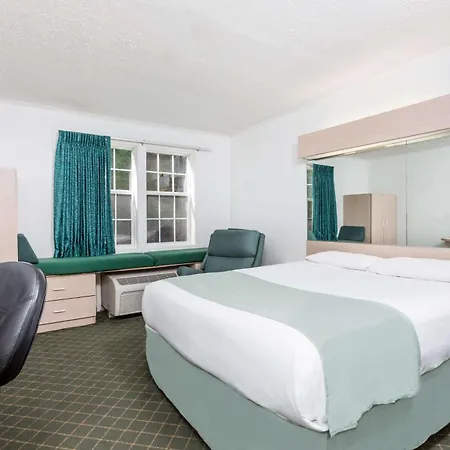 Microtel Inn By Wyndham Athens-2
