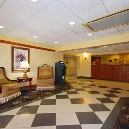 Quality Inn & Suites Bensalem-2