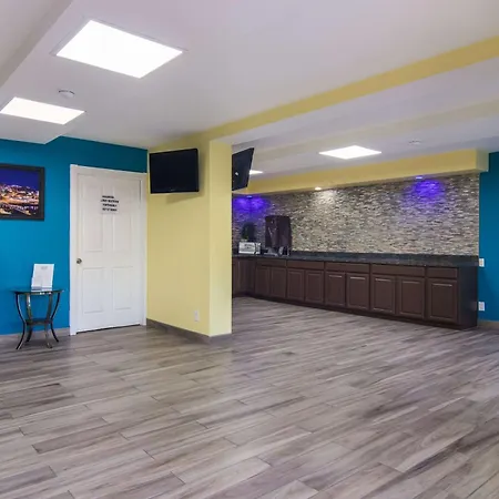 Rodeway Inn & Suites Monroeville-Pittsburgh-2