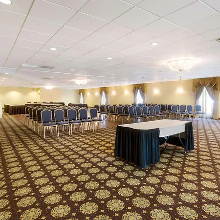 Exton Hotel And Conference Center-3