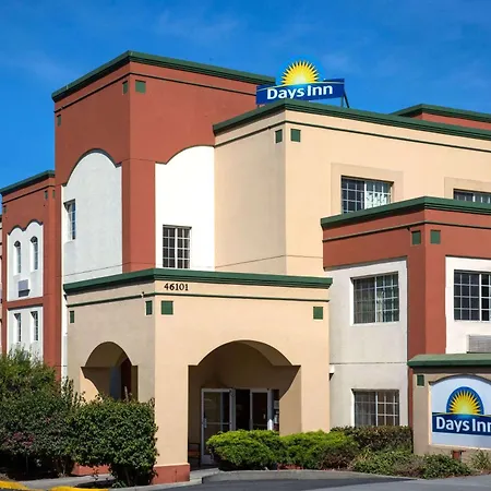Days Inn By Wyndham Fremont-3