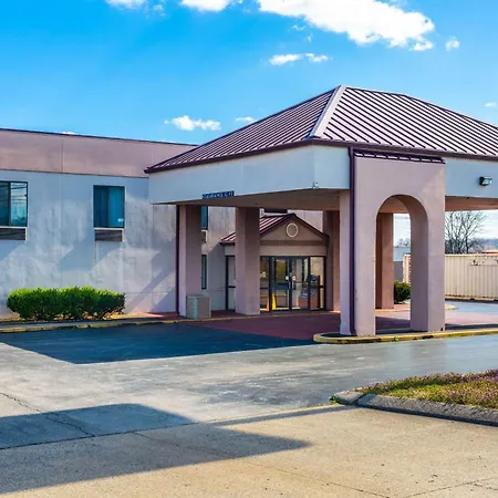 Econo Lodge & Suites Clarksville Near Governors Square Mall-3