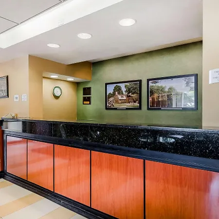 Quality Inn & Suites Lexington-2