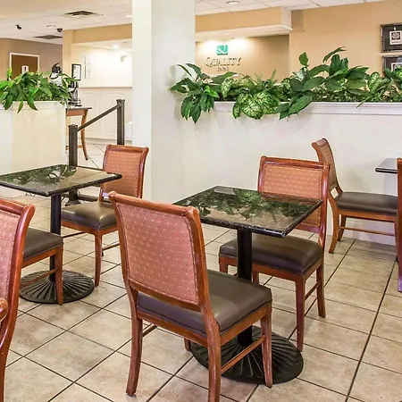 Quality Inn At The Mall - Valdosta-3