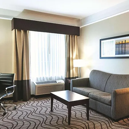La Quinta By Wyndham Houma-3
