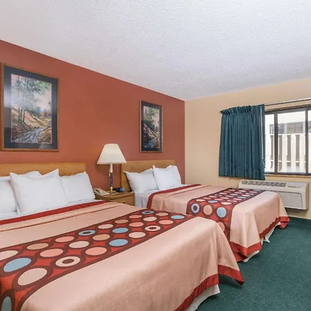 Super 8 By Wyndham Baxter/Brainerd Area-3