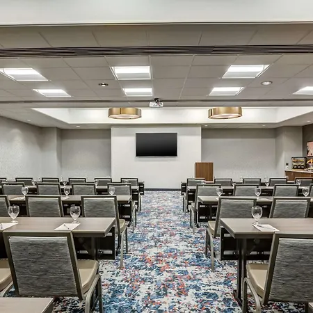 Hilton Garden Inn Boston Waltham-3