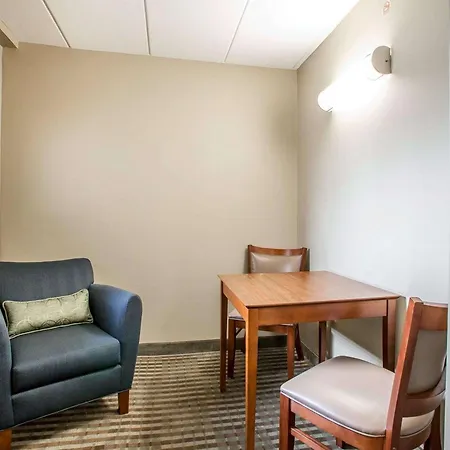 Comfort Inn Hammond I-94-3