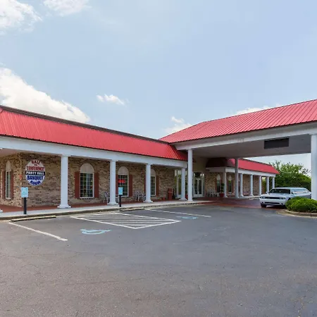 Econo Lodge Inn & Suites Orangeburg-2