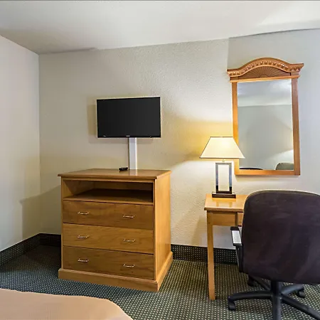 Econo Lodge Baytown-2