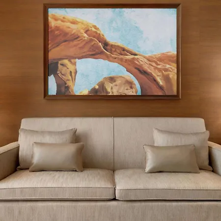 Hoodoo Moab, Curio Collection By Hilton-3