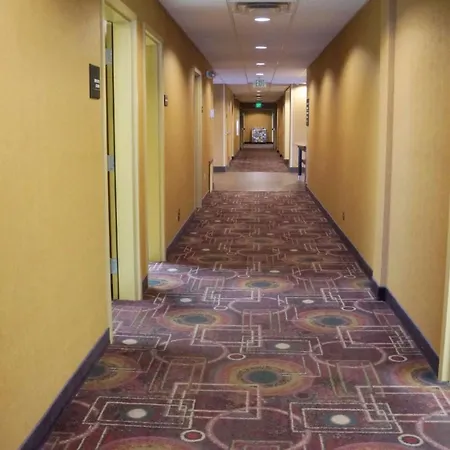 Hampton Inn & Suites Kingman-3