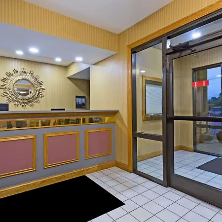 Super 8 By Wyndham Franklin Hwy 31-3