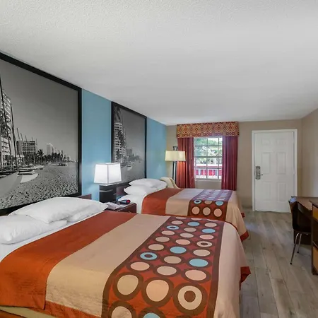 Super 8 By Wyndham Bradenton Sarasota Area-3