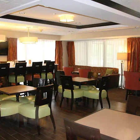 Hampton Inn Olive Branch-2