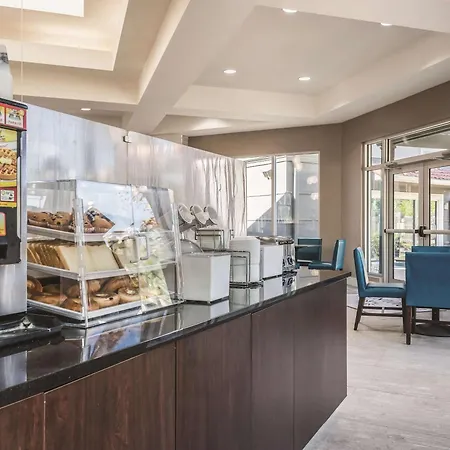 La Quinta By Wyndham Orlando Lake Mary-3