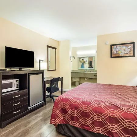 Econo Lodge Santee-3