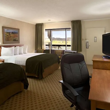 Days Inn & Suites By Wyndham Trinidad-3