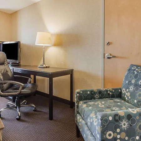 Comfort Inn On The Bay-3