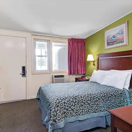 Days Inn By Wyndham Kittery-3