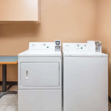 Days Inn By Wyndham Kirksville-3