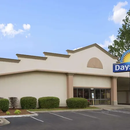 Days Inn By Wyndham Fayetteville-South/I-95 Exit 49-2
