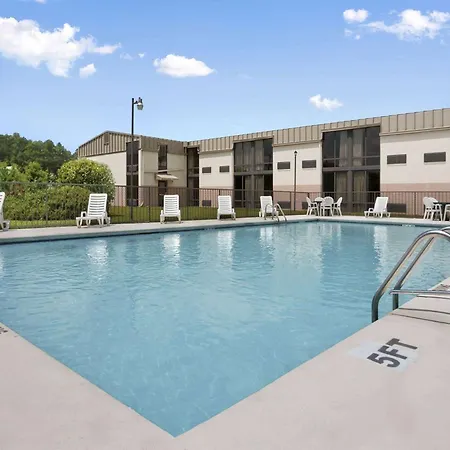 Days Inn By Wyndham Fayetteville-South/I-95 Exit 49-3