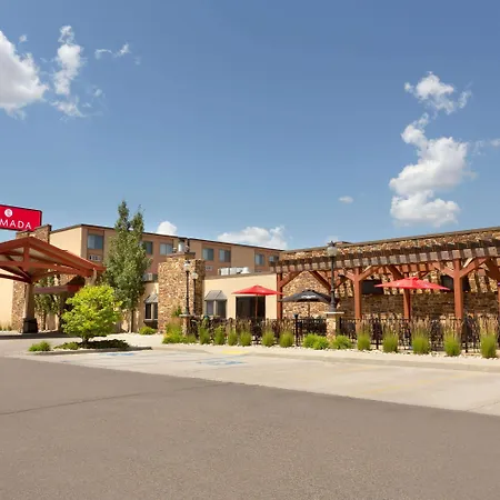 Ramada By Wyndham Fargo-3