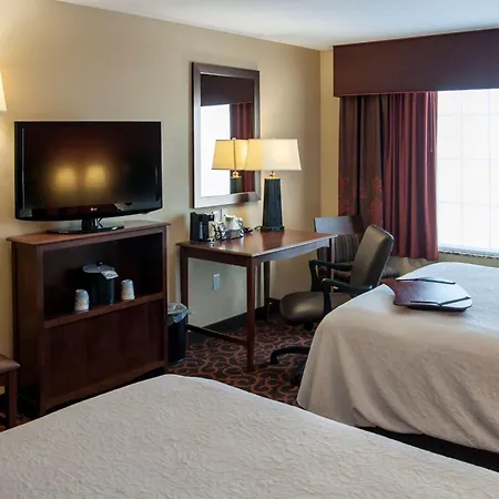 Hampton Inn & Suites Watertown-2