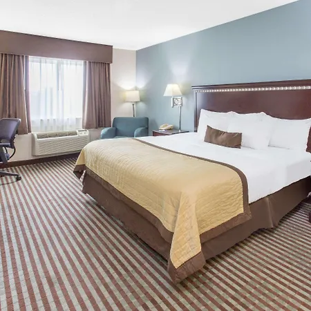 Baymont By Wyndham Mattoon-3