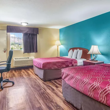 Econo Lodge Hotel Bradford-3
