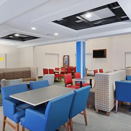 Holiday Inn Express & Suites Culpeper By Ihg-3