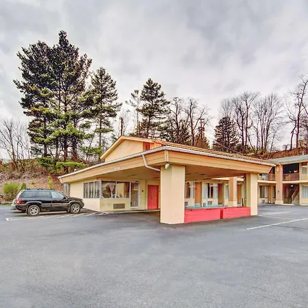 Econo Lodge Wytheville I-77 & I-81-3