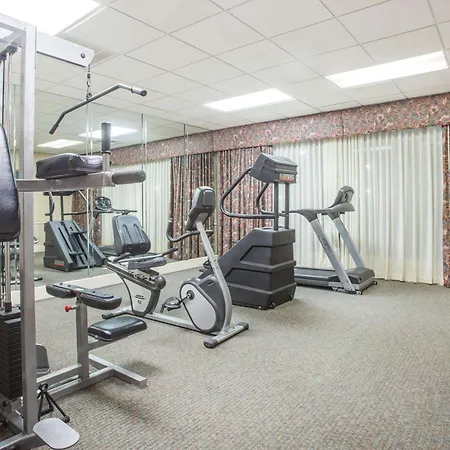 Ramada By Wyndham & Suites Warner Robins-2