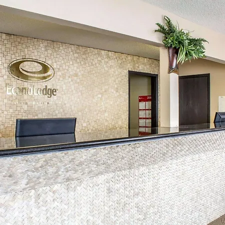 Econo Lodge Ames-3