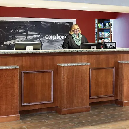 Hampton Inn Dubuque-3