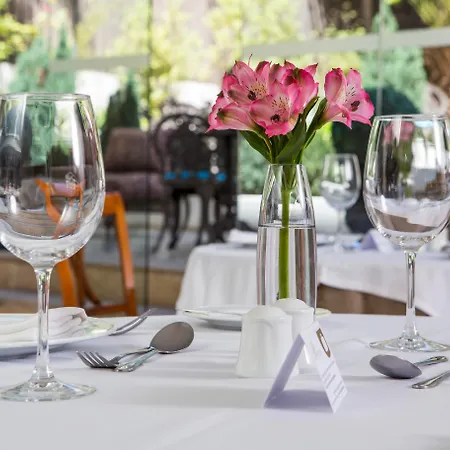 Park Plaza Bonaparte Boutique-3