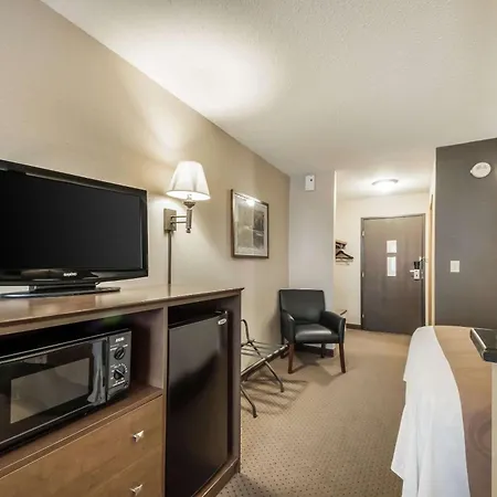 Quality Inn & Suites Newberry-2
